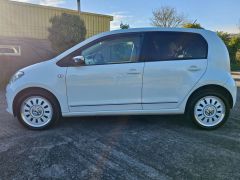 VOLKSWAGEN UP WHITE EDITION 1.0 ASG + HEATED SEATS + A/C + ULEZ - 435 - 4